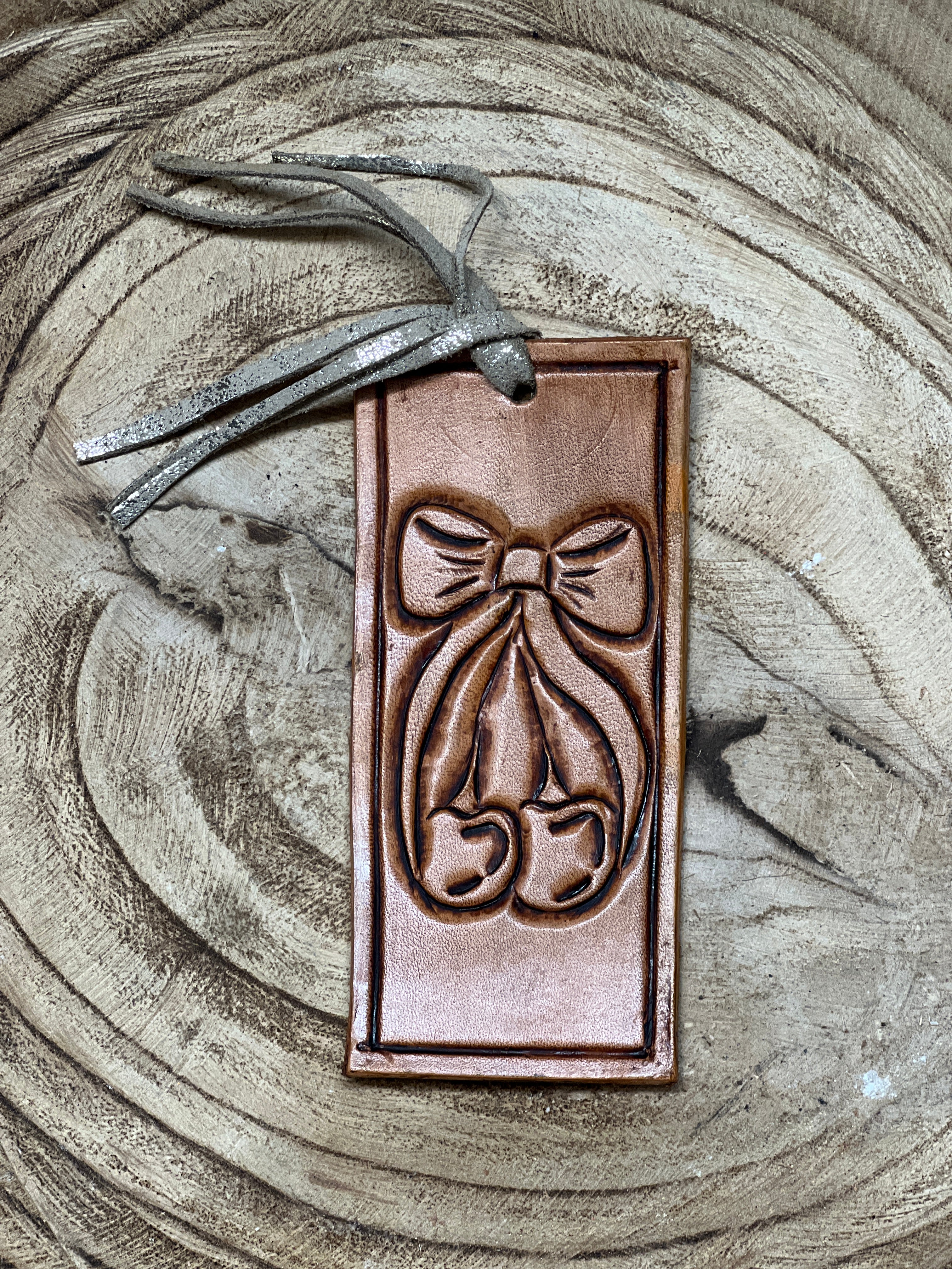 Bow bookmark